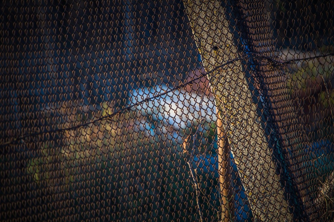 valla en terreno con pendiente